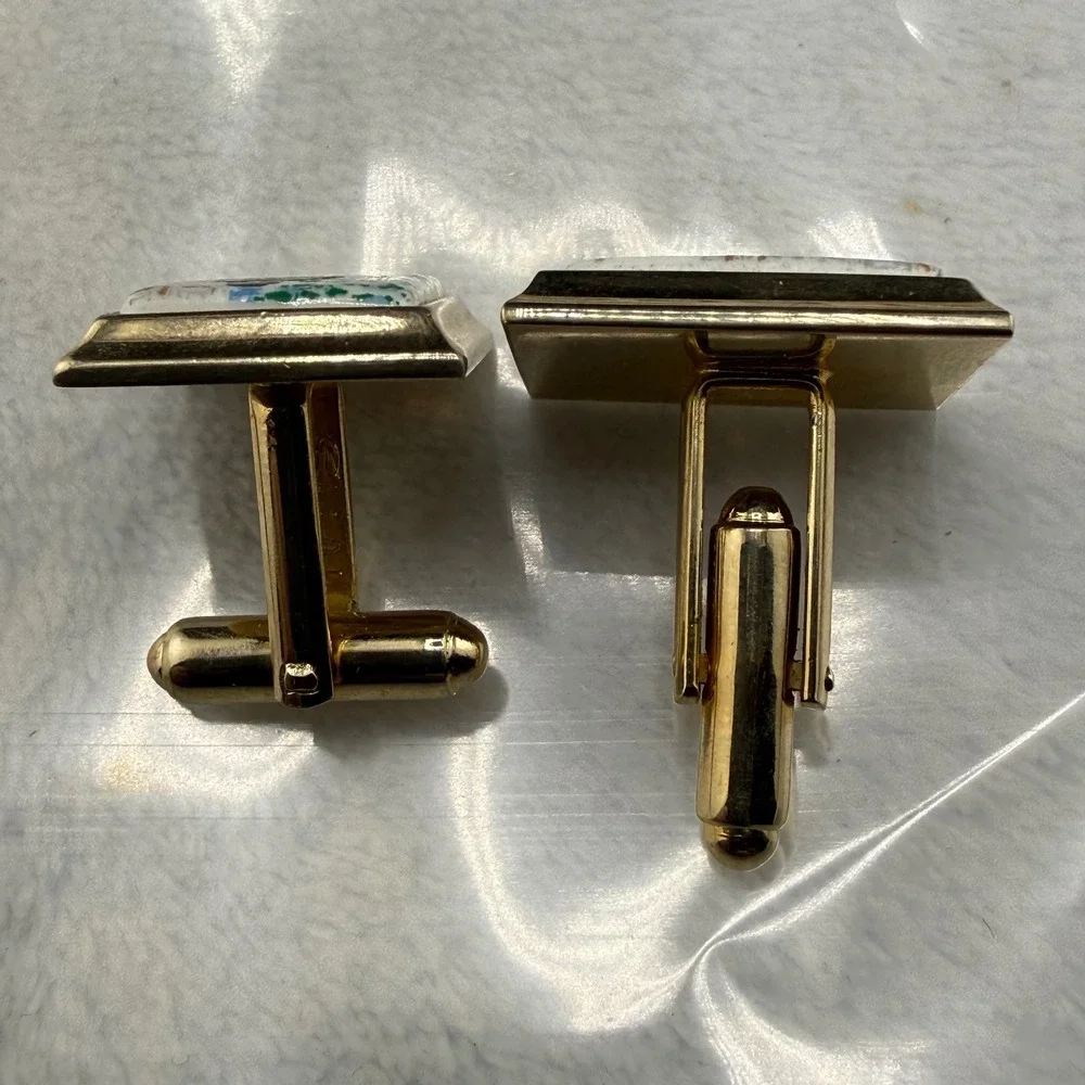 Vintage Shields Cufflinks Gold Tone Enamel Beefeater Yeoman Warder